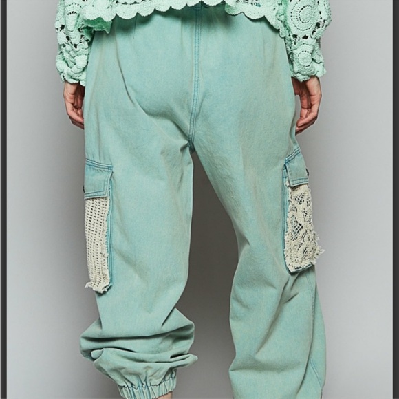POL Mint Green Distressed Cargo Pants with Lace Accents Small - Picture 3 of 3
